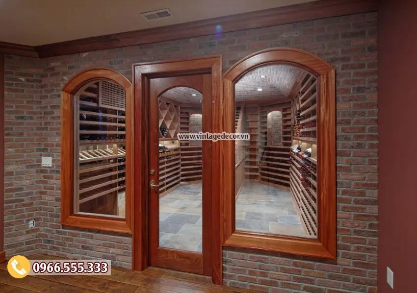 Lựa chọn loại cửa nào là tốt nhất cho hầm rượu vang