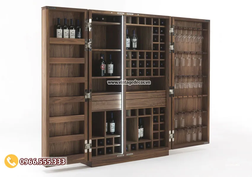 Tủ rượu gỗ ba khoang mở cánh, ô vuông chai nằm, cánh phải treo nhiều ly chân cao