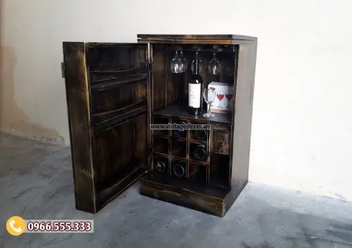 Tủ rượu Mini trang trí phòng khách TRM02 Tủ rượu mini TRM02 tông sẫm mở cánh – ly treo, chai đứng, ô chai, ngăn trong cánh