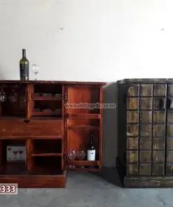 Tủ TRM01 nâu đỏ mở cánh cạnh tủ tông sẫm đóng
