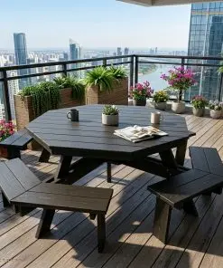 Bộ BG3 trên ban công cao tầng nhìn ra thành phố