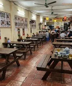 Bộ BG1 kê thành hàng trong một quán ăn