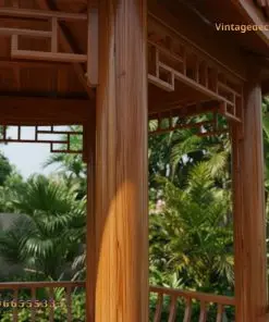 Chòi gỗ T2 – cận cảnh trụ tròn và diềm song chữ triện dưới xà