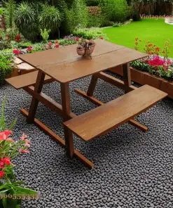 Bàn ghế picnic BG12 chữ A mặt rộng trên nền sỏi sẫm, bồn hoa đỏ quanh bàn