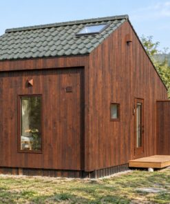 Nhà Gỗ Homestay S12 - Một Gian Mái Dốc Cửa Kính Cao, Gỗ Thông