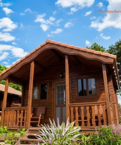 Nhà Gỗ Homestay S20 - Hiên Lan Can Chạm Khắc, Gỗ Thông