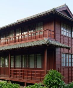 Nhà Gỗ Nhật Bản J73 - Hai Tầng Mái Ngói Nhựa Âm Dương Xanh Rêu, Gỗ Thông