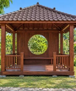 Chòi Gỗ Sân Vườn T139 - Cửa Sổ Tròn Trên Vách Lưng, Gỗ Thông Màu Nâu Đỏ