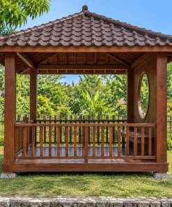 Chòi Gỗ Sân Vườn T139 - Cửa Sổ Tròn Trên Vách Lưng, Gỗ Thông Màu Nâu Đỏ