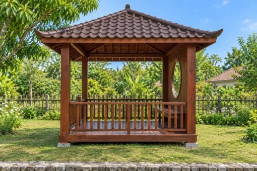 Chòi Gỗ Sân Vườn T139 - Cửa Sổ Tròn Trên Vách Lưng, Gỗ Thông Màu Nâu Đỏ