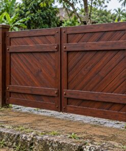 Cổng Gỗ Sân Vườn C54 - Ván Ghép Chéo Chữ V Gặp Giữa, Gỗ Thông Màu Nâu Đỏ