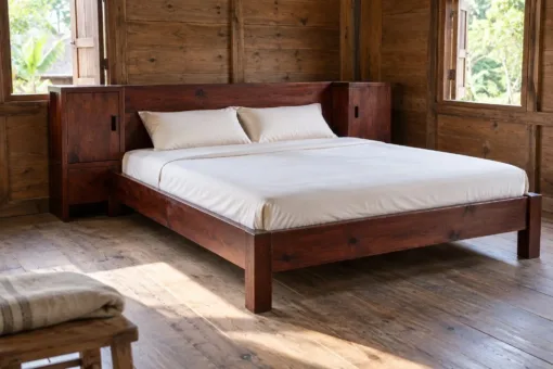 Giường Gỗ Thông GN26 - Đầu Giường Hai Hộc Có Cánh Hai Bên, Gỗ Thông Màu Nâu Đỏ Giường gỗ GN26 nâu đỏ – hai hộc có cánh liền đầu giường, phòng vách ván sẫm