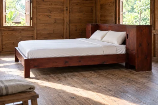 Giường Gỗ Thông GN26 - Đầu Giường Hai Hộc Có Cánh Hai Bên, Gỗ Thông Màu Nâu Đỏ Giường gỗ GN26 – nhìn ngang, cánh hộc có khe tay nắm