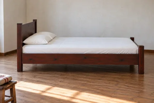 Giường Gỗ Thông GN36 - Bốn Trụ Thấp Mũ Vuông Bốn Góc, Gỗ Thông Màu Nâu Cánh Gián