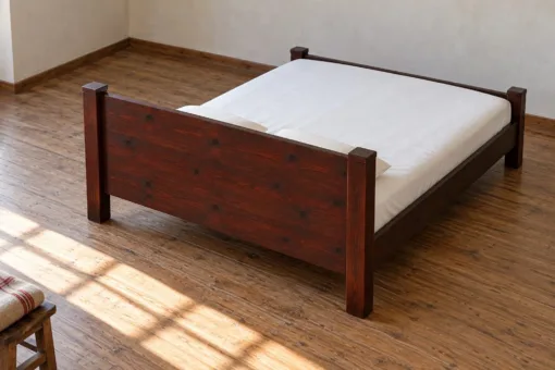 Giường Gỗ Thông GN36 - Bốn Trụ Thấp Mũ Vuông Bốn Góc, Gỗ Thông Màu Nâu Cánh Gián