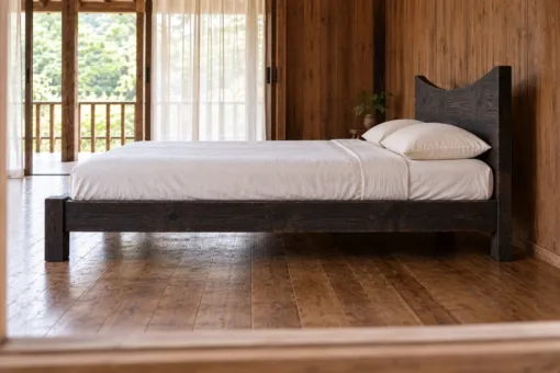 Giường Gỗ Thông GN38 - Đầu Giường Đỉnh Lõm Cong Vào Giữa, Gỗ Thông Màu Gỗ Cháy