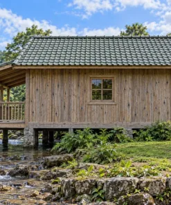 Nhà Gỗ Homestay S89 - Sàn Chìa Ra Mặt Nước Hiên Sau Nhìn Suối, Gỗ Thông Màu Vintage