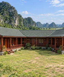 Nhà Gỗ Homestay S91 - Ba Dãy Phòng Chữ U Ôm Sân Có Hiên Liền, Gỗ Thông Màu Nâu Đỏ