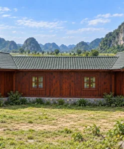 Nhà Gỗ Homestay S91 - Ba Dãy Phòng Chữ U Ôm Sân Có Hiên Liền, Gỗ Thông Màu Nâu Đỏ