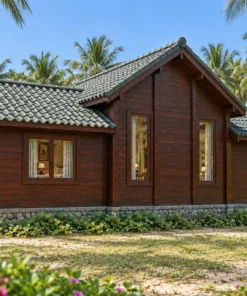 Nhà gỗ homestay S92 – mặt sau, ô cửa đứng hẹp ở khối giữa, cửa sổ hai cánh phòng