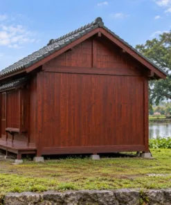Nhà Gỗ Nhật Bản J119 - Cửa Sổ Lồi Song Gỗ Giữa Mặt Tiền, Gỗ Thông Màu Nâu Đỏ