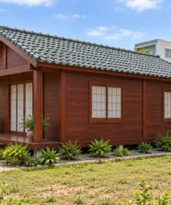 Nhà Gỗ Nhật Bản J126 - Vách Lam Đứng Che Nắng Ngoài Mặt Hông, Gỗ Thông Màu Nâu Đỏ