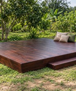 Sàn Gỗ Ngoài Trời SG6 - Sàn Nổi Vuông Trên Bãi Cỏ, Gỗ Thông Màu Nâu Cánh Gián