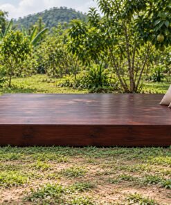 Sàn Gỗ Ngoài Trời SG6 - Sàn Nổi Vuông Trên Bãi Cỏ, Gỗ Thông Màu Nâu Cánh Gián