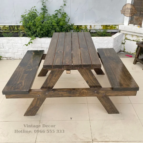 Bàn ghế liền dáng chữ 3