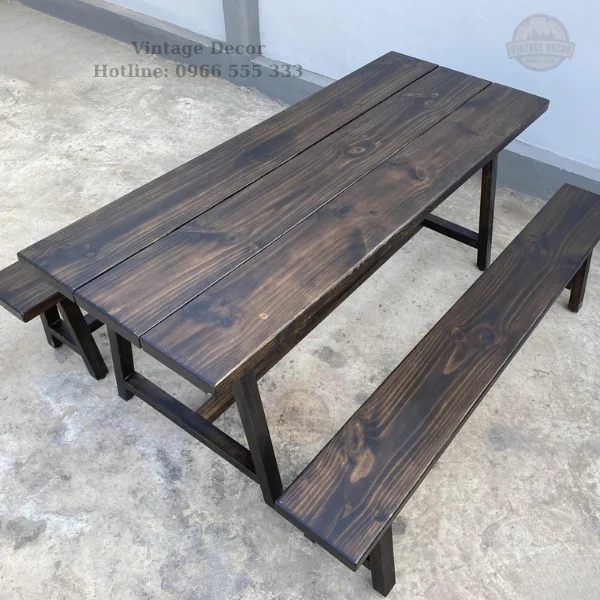 Bàn gỗ thông - ghế băng dài 4